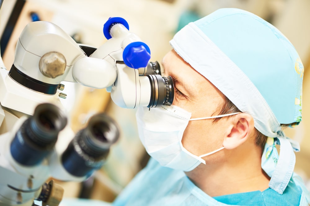lasik surgeon